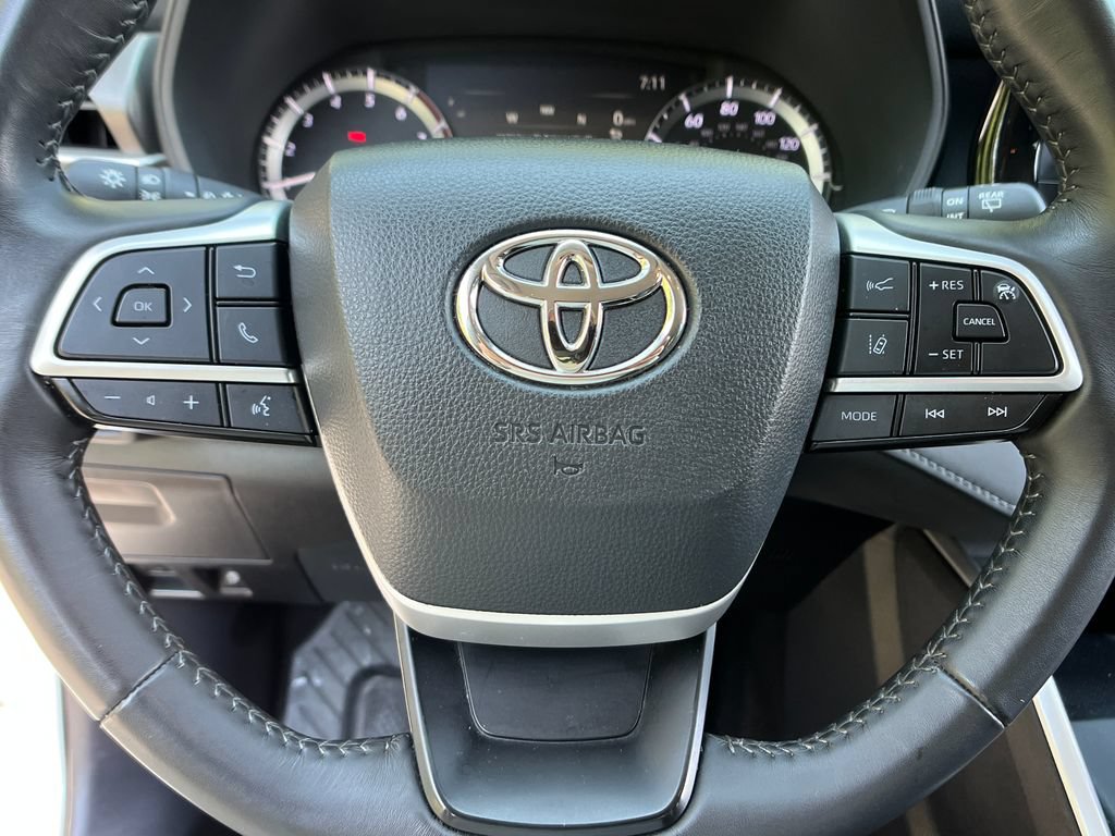 Certified 2024 Toyota Highlander LE AWD/4WD image 14