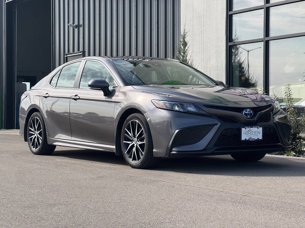 Used 2024 Toyota Camry SE image 4