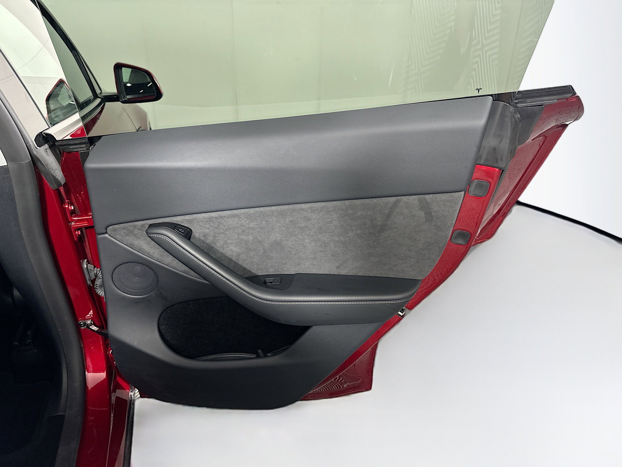 Used 2024 Tesla Model Y Performance image 29