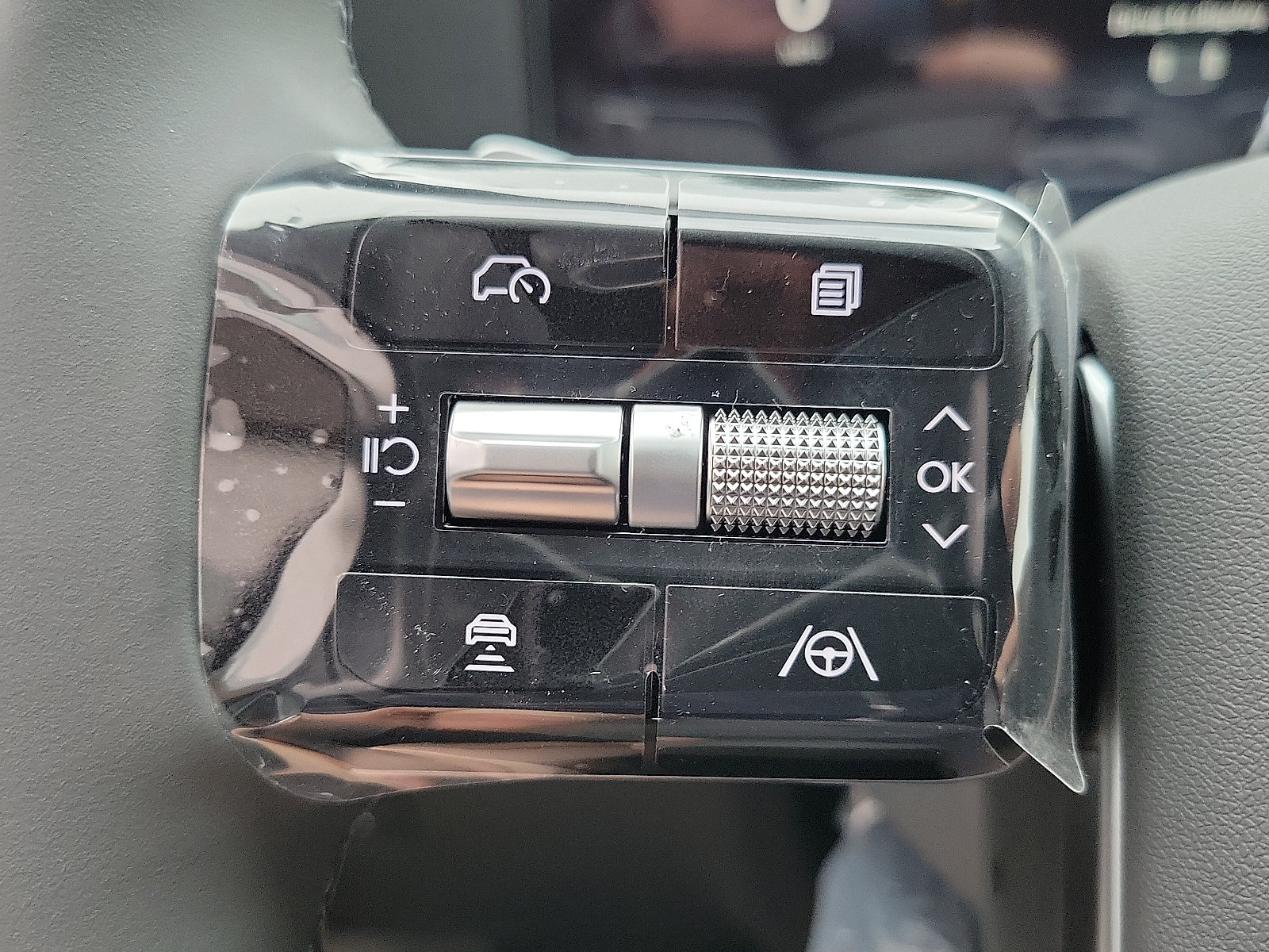 New 2026 Hyundai Ioniq 9 SE w/ Tow & Go Package AWD/4WD image 5