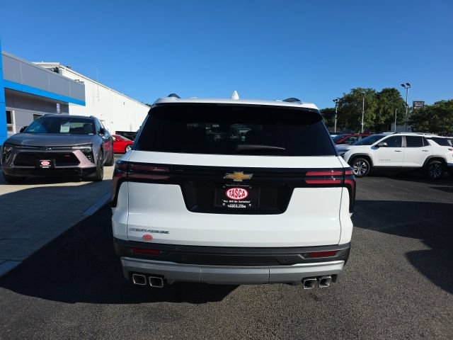 New 2027 Chevrolet Traverse LT w/ Driver Confidence Package FWD image 3