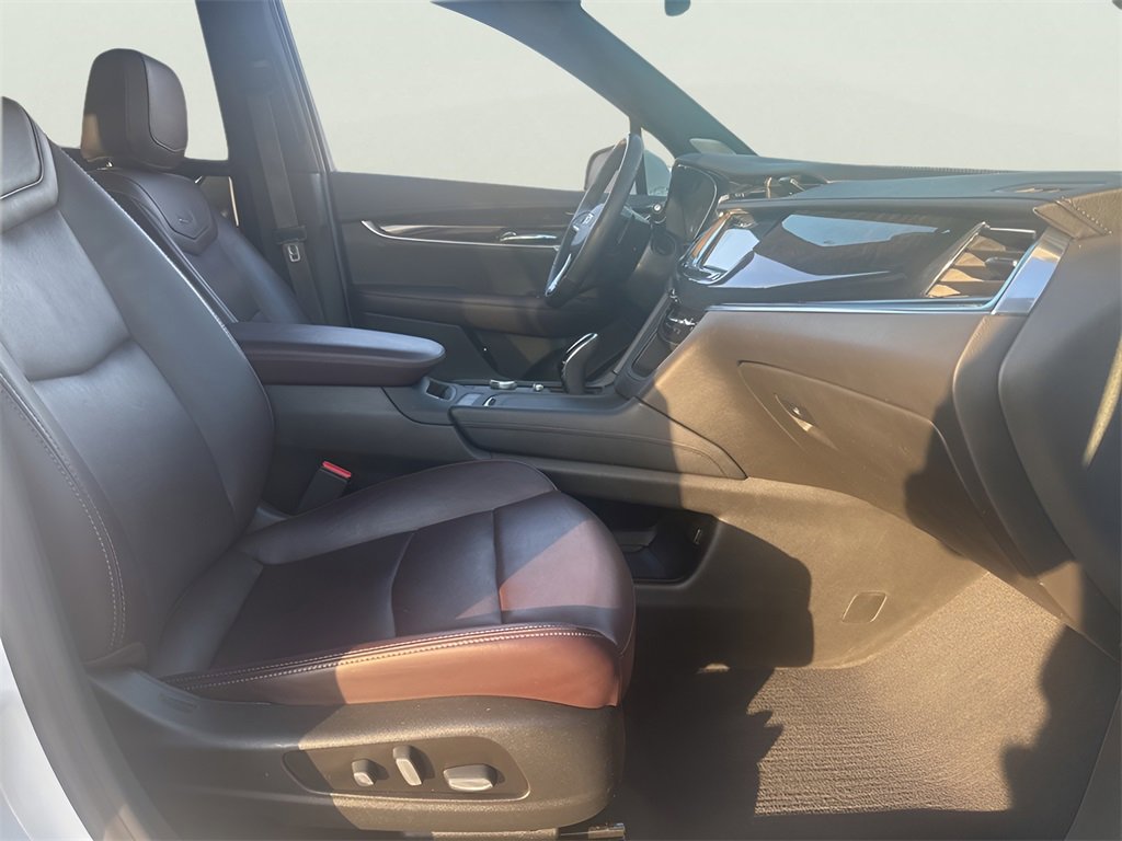Used 2021 Cadillac XT6 Premium Luxury image 22