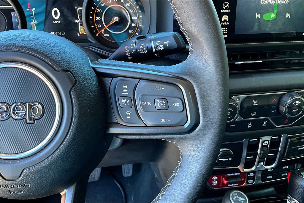 Used 2026 Jeep Wrangler Unlimited Rubicon AWD/4WD image 14
