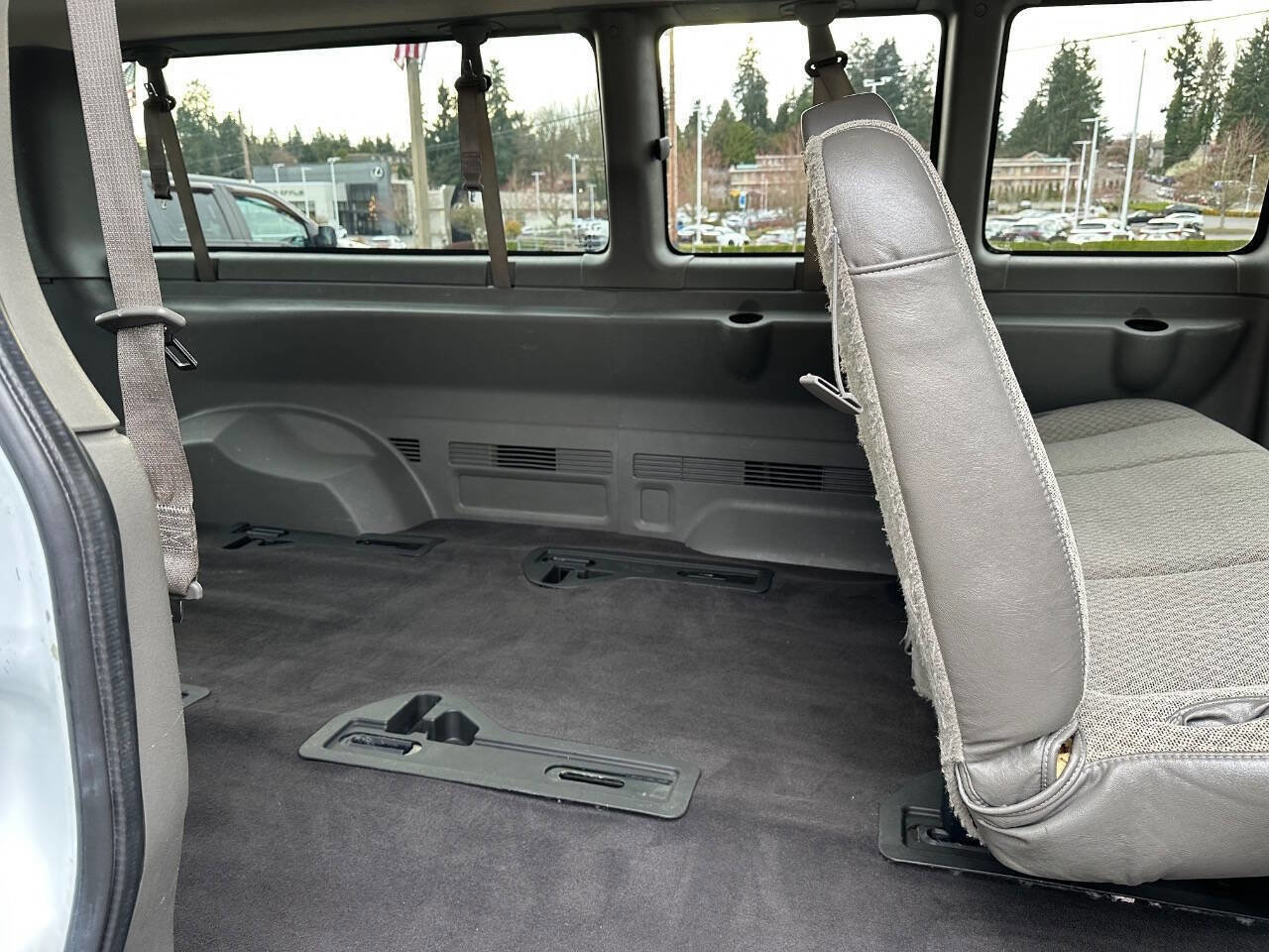 Used 2019 Chevrolet Express 3500 LT w/ LT Preferred Equipment Group image 23