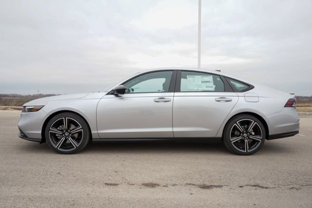 Used 2024 Honda Accord Sport image 4