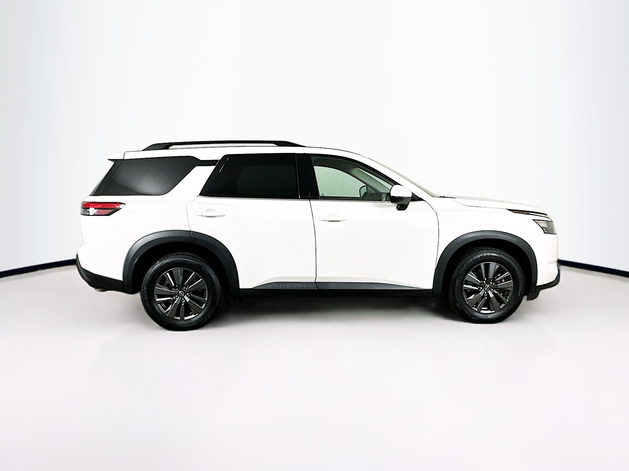 Used 2023 Nissan Pathfinder SV AWD/4WD image 10