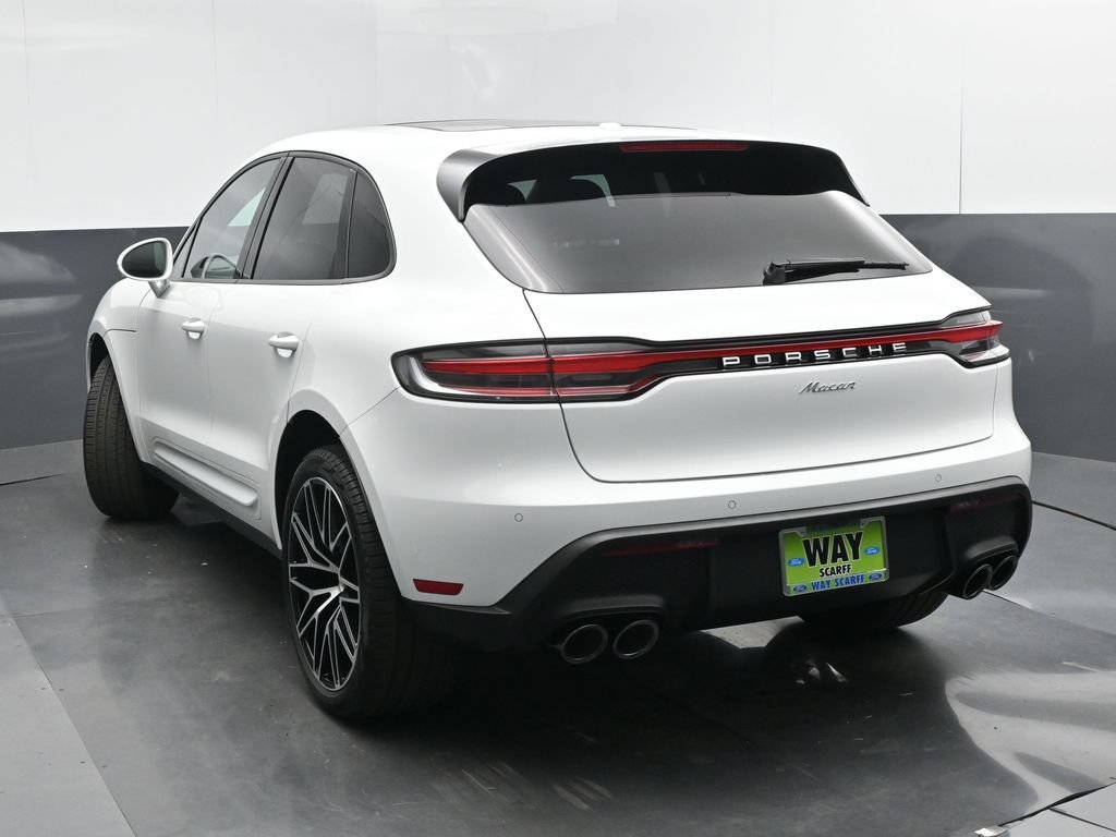 Used 2025 Porsche Macan AWD/4WD image 28