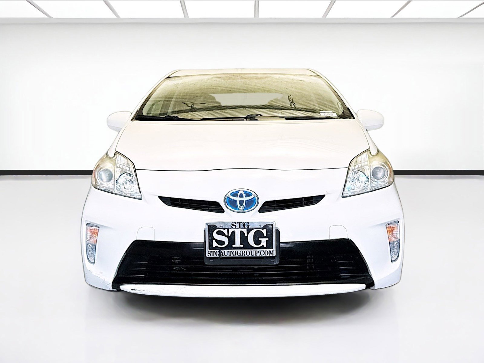 Used 2015 Toyota Prius Two FWD image 2