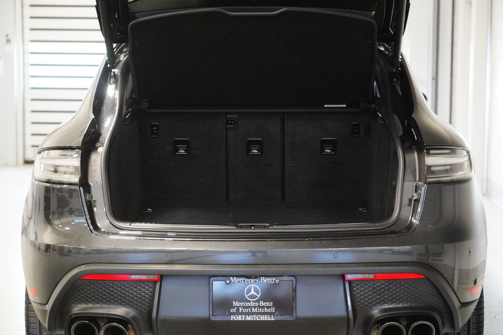 Used 2024 Porsche Macan S AWD/4WD image 32