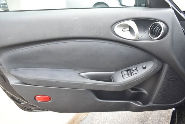 Used 2010 Nissan 370Z Touring w/ Sport Pkg image 18