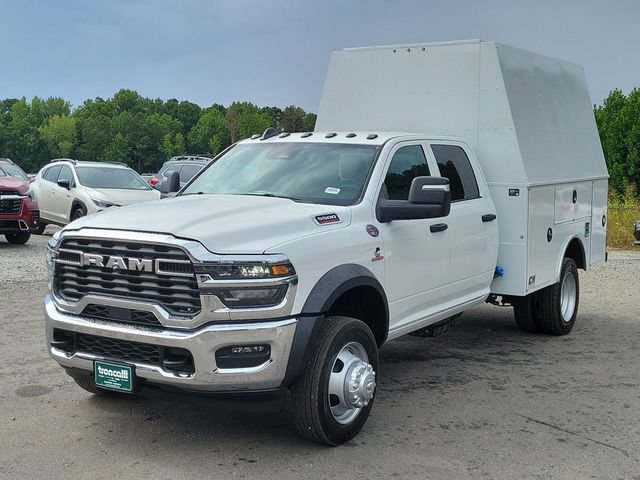 New 2026 RAM 5500 Tradesman AWD/4WD image 3