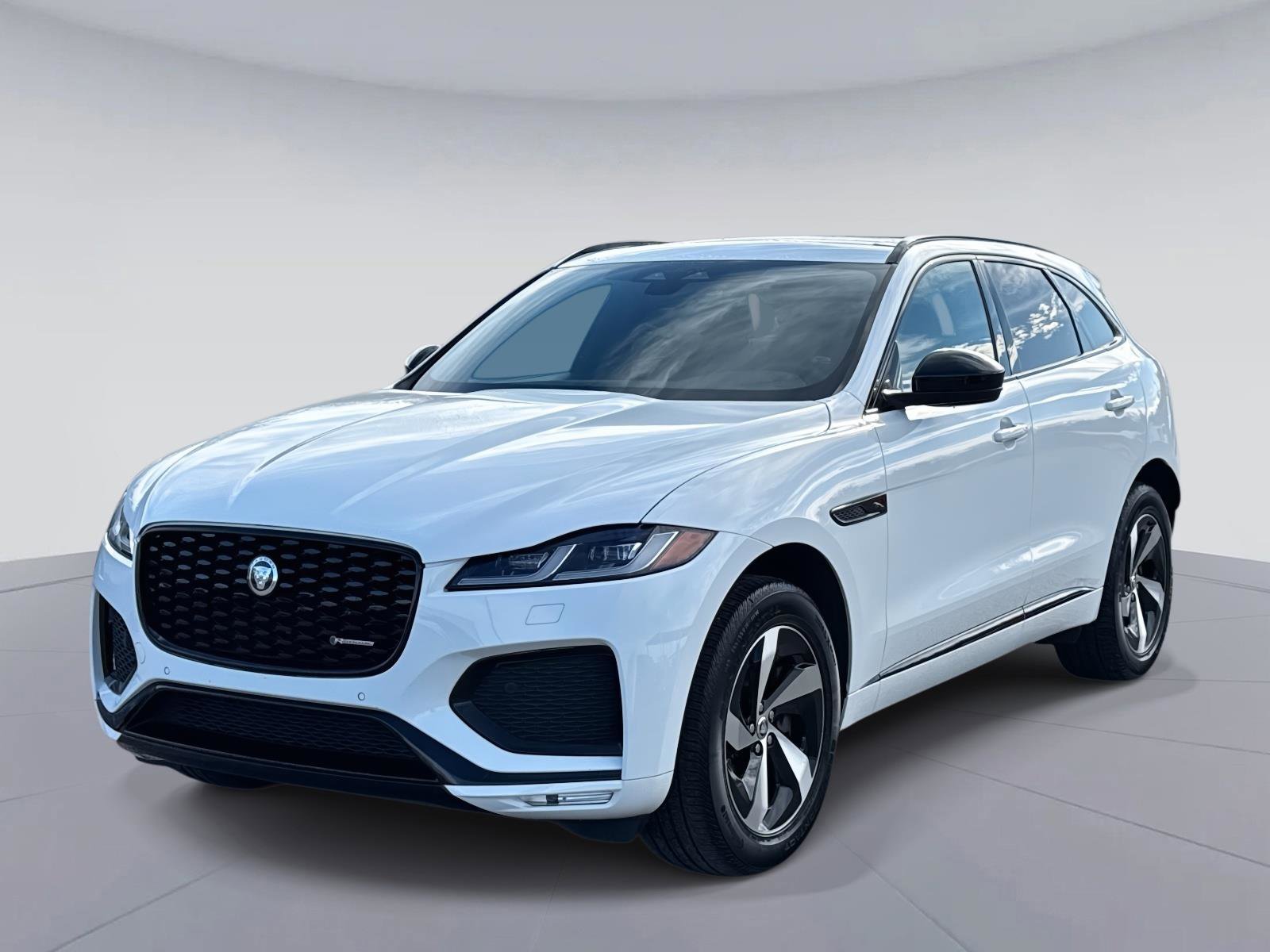 Used 2024 Jaguar F-PACE R-Dynamic S image 8