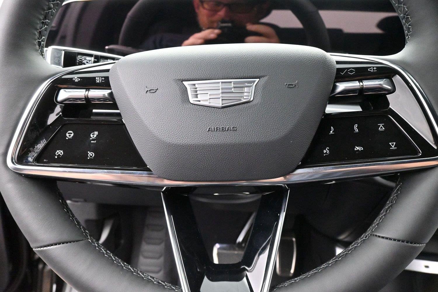 New 2027 Cadillac Lyriq Signature Sport AWD/4WD image 18
