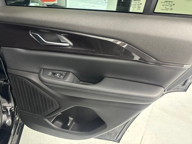 Used 2023 Jeep Grand Cherokee Altitude AWD/4WD image 31