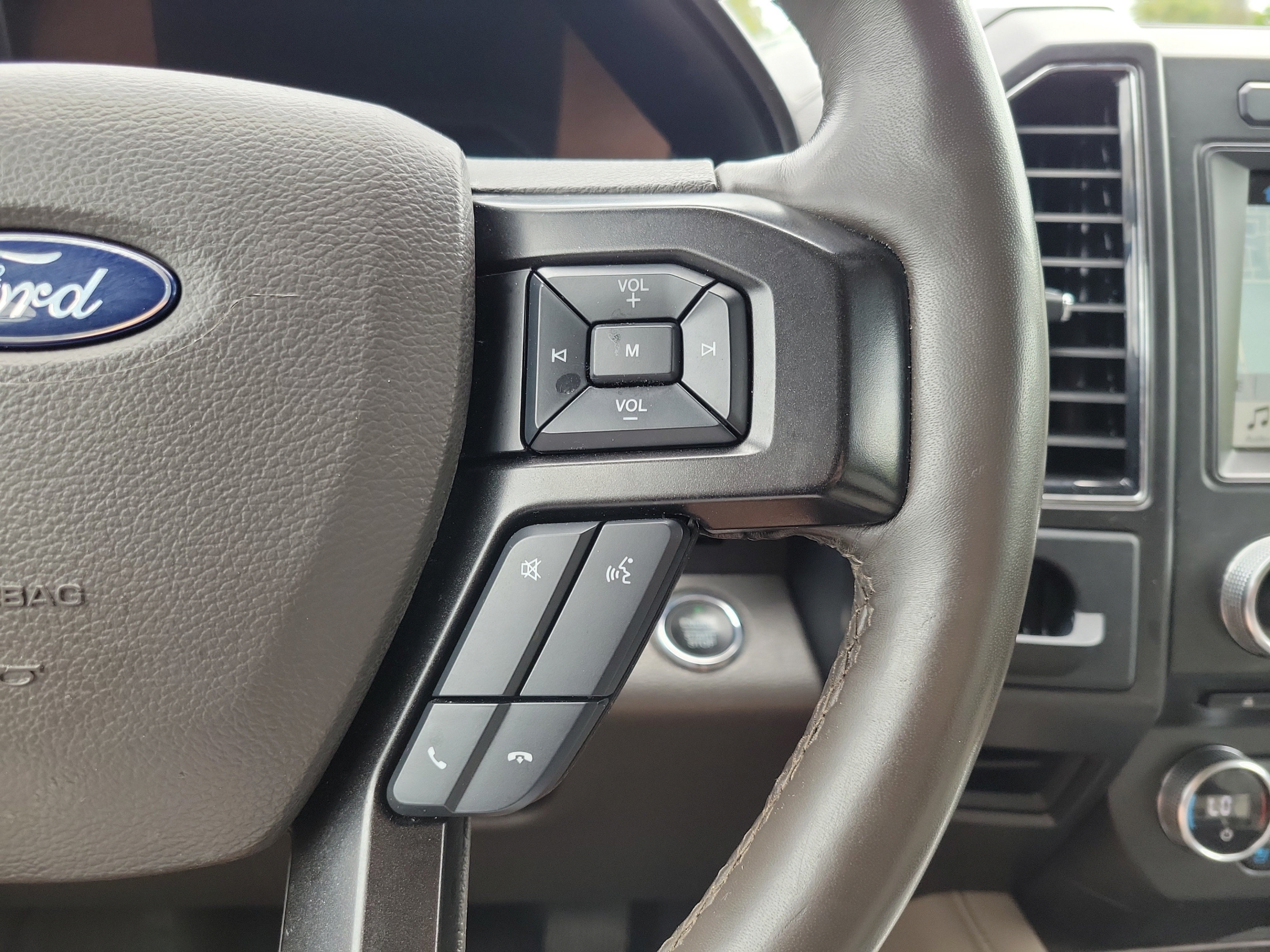 Used 2018 Ford Expedition Limited w/ Equipment Group 302A RWD image 22