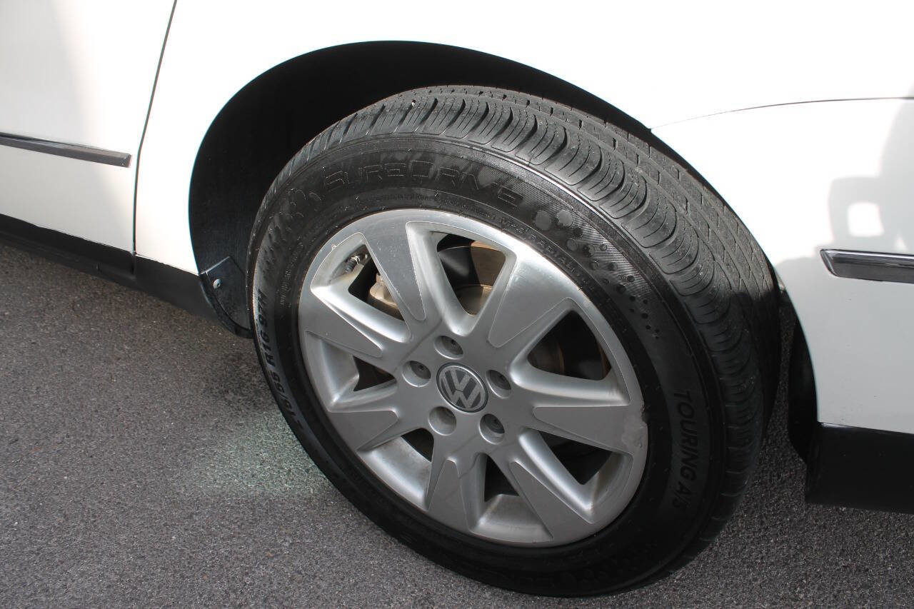 Used 2006 Volkswagen Passat 2.0T image 15