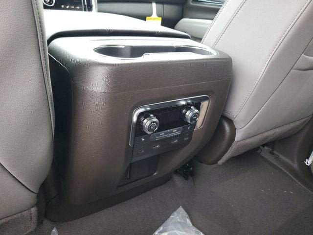 New 2026 GMC Yukon XL Elevation w/ Elevation Premium Package AWD/4WD image 16
