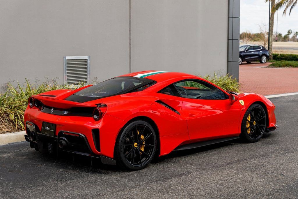 Used 2020 Ferrari 488 Pista Coupe image 5