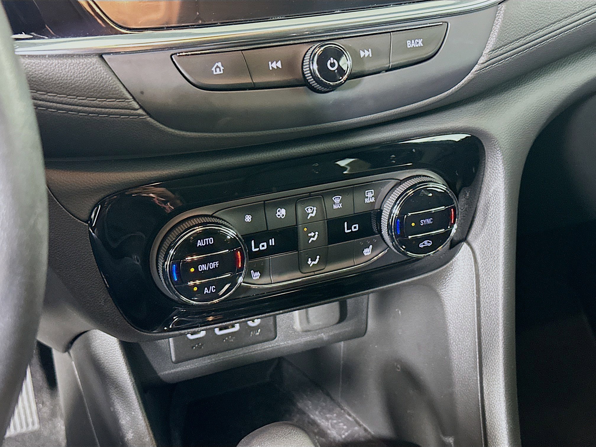 Used 2023 Buick Encore GX Essence w/ Experience Buick Package image 22