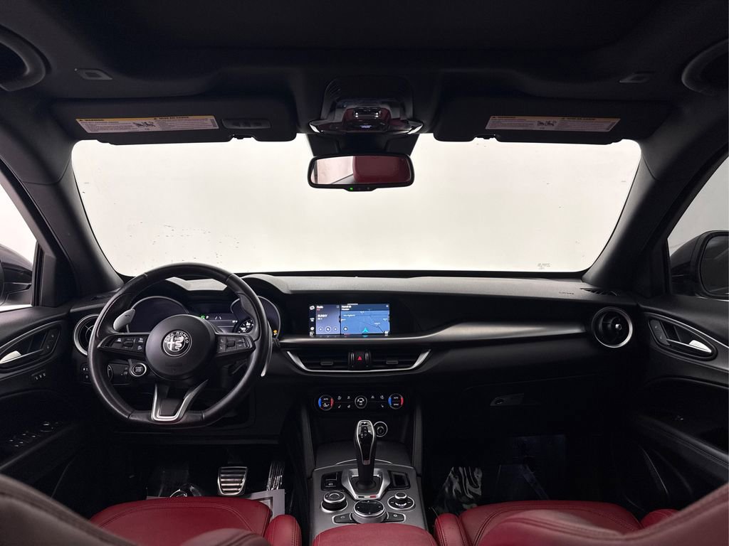 Used 2022 Alfa Romeo Stelvio Veloce AWD/4WD image 27