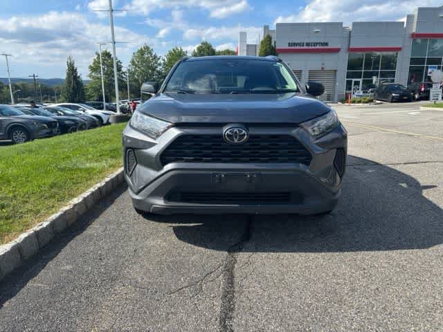 Used 2019 Toyota RAV4 LE AWD/4WD image 2