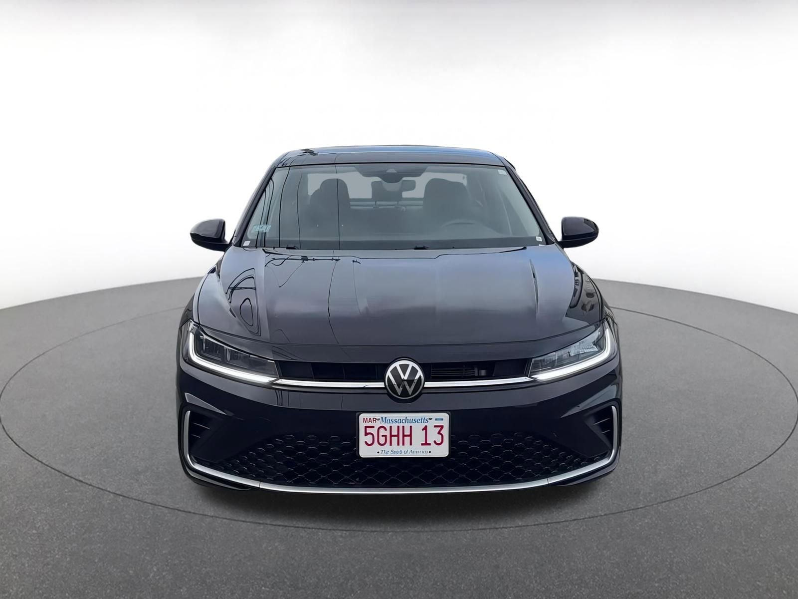 Used 2025 Volkswagen Jetta SE image 4