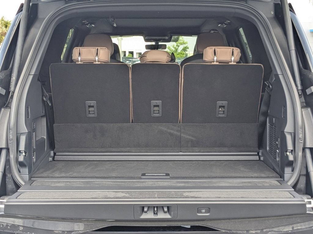 New 2026 Lincoln Navigator Black Label AWD/4WD image 13