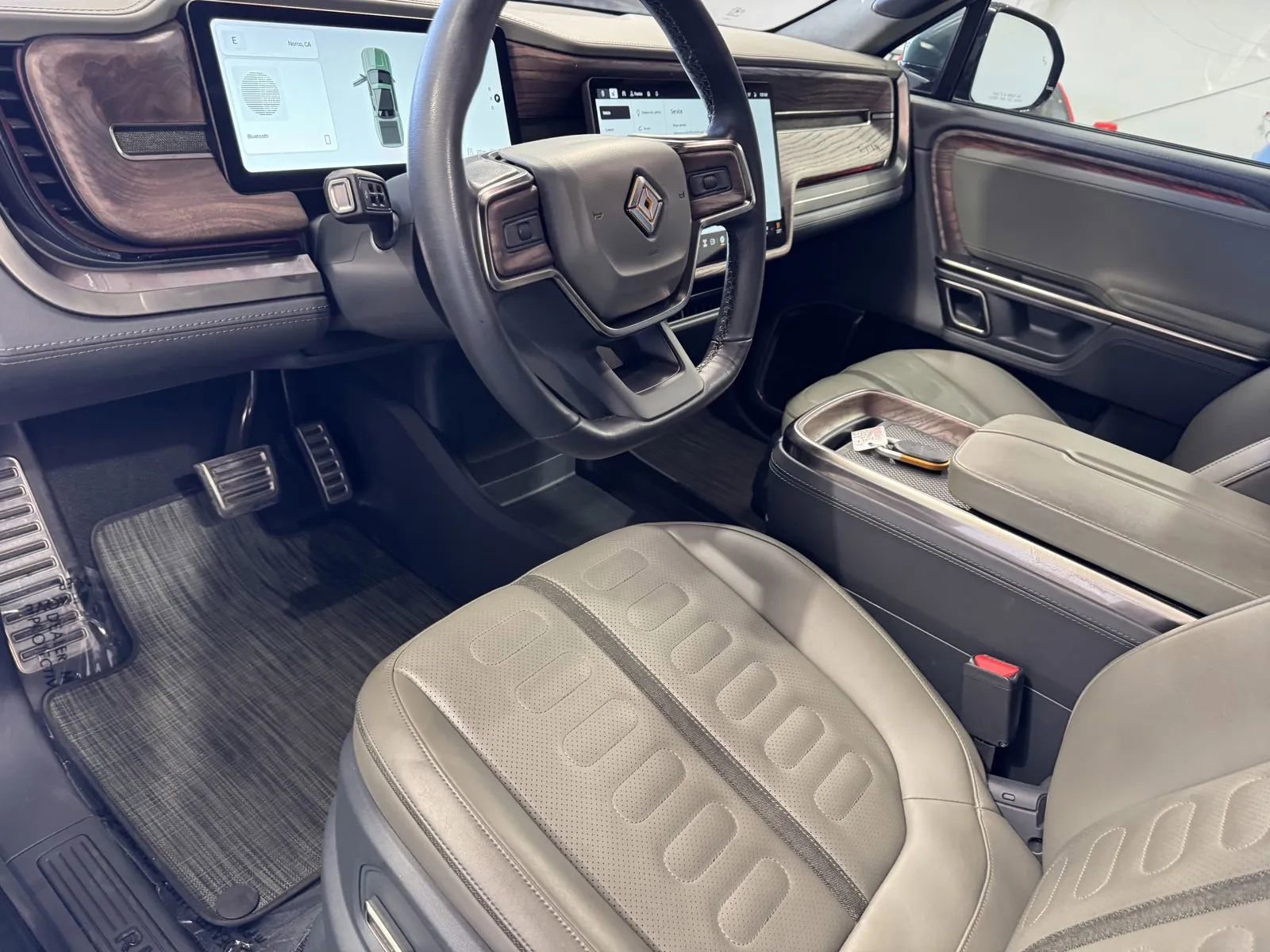 Used 2022 Rivian R1T Adventure image 13