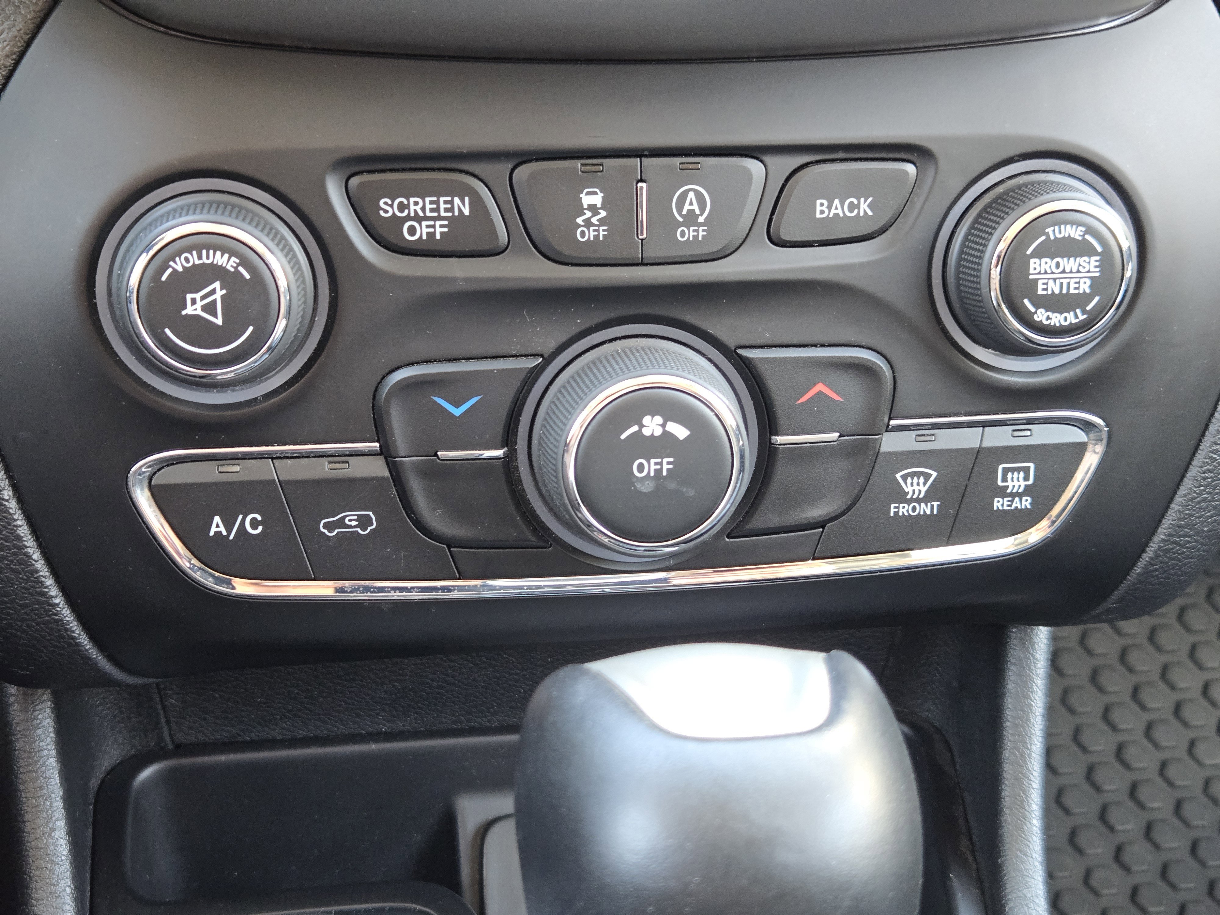 Used 2017 Jeep Cherokee Trailhawk AWD/4WD image 21