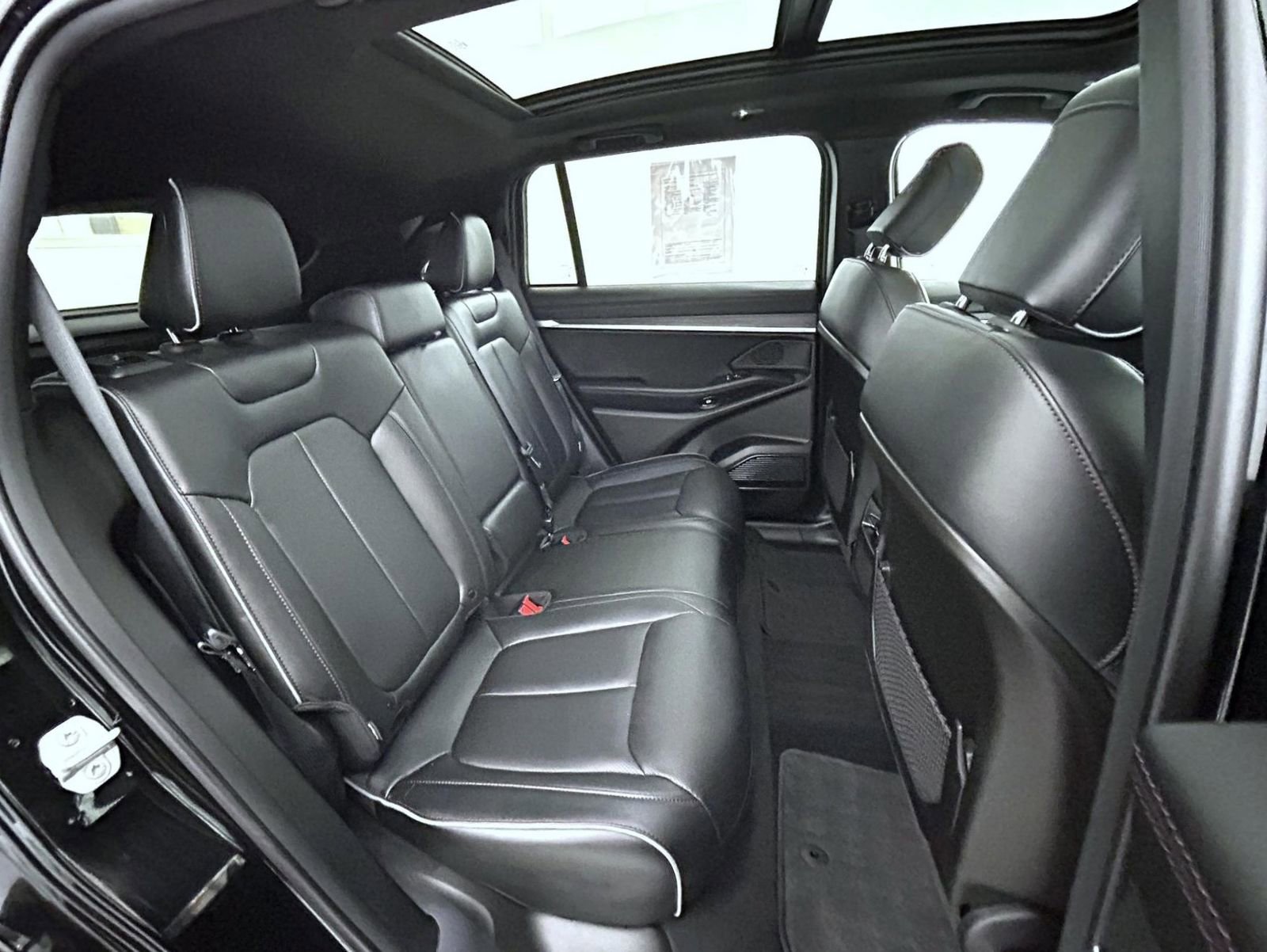 Used 2025 Jeep Wagoneer S Limited image 18