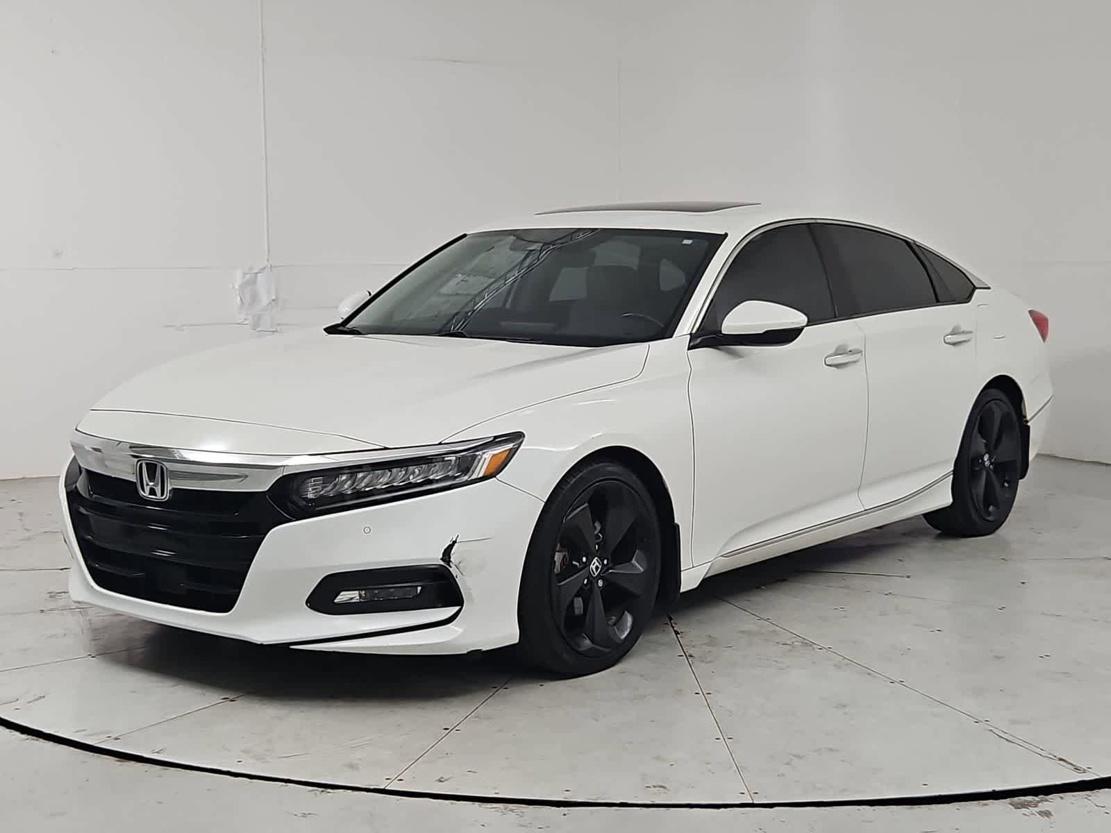 Used 2018 Honda Accord Touring image 1