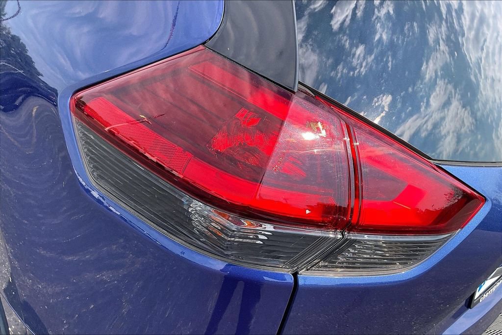 Used 2018 Nissan Rogue SL w/ Premium Package AWD/4WD image 25