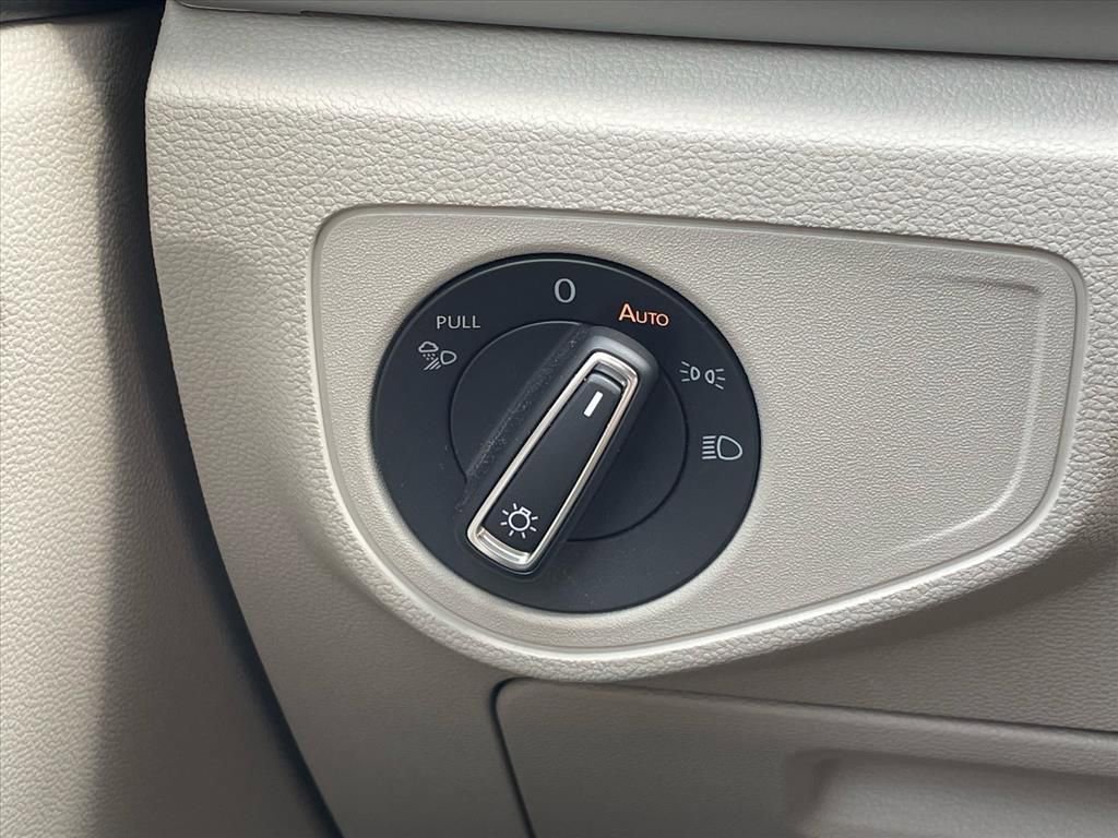 Used 2022 Volkswagen Atlas SE image 16