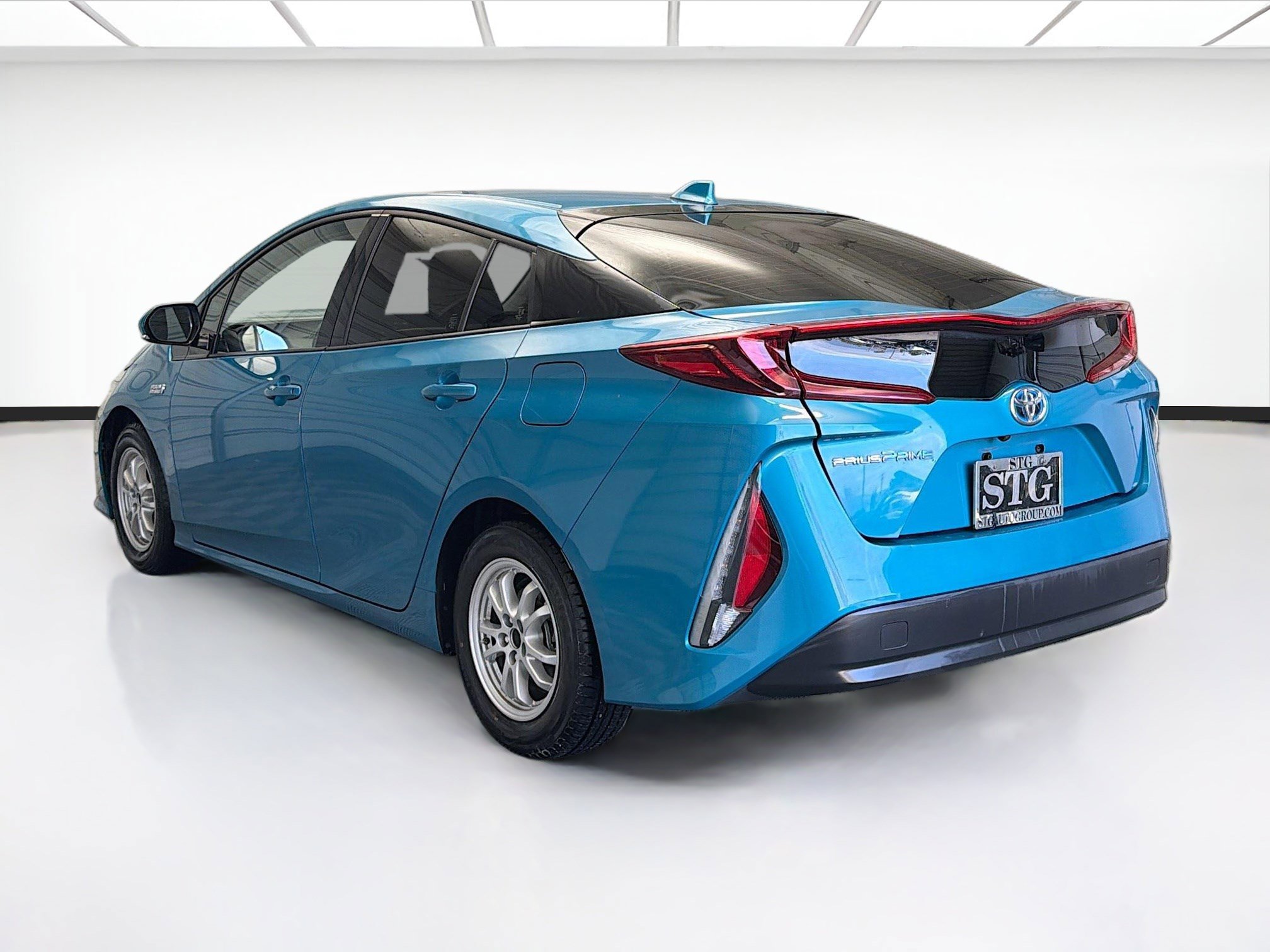 Used 2020 Toyota Prius Prime LE image 6