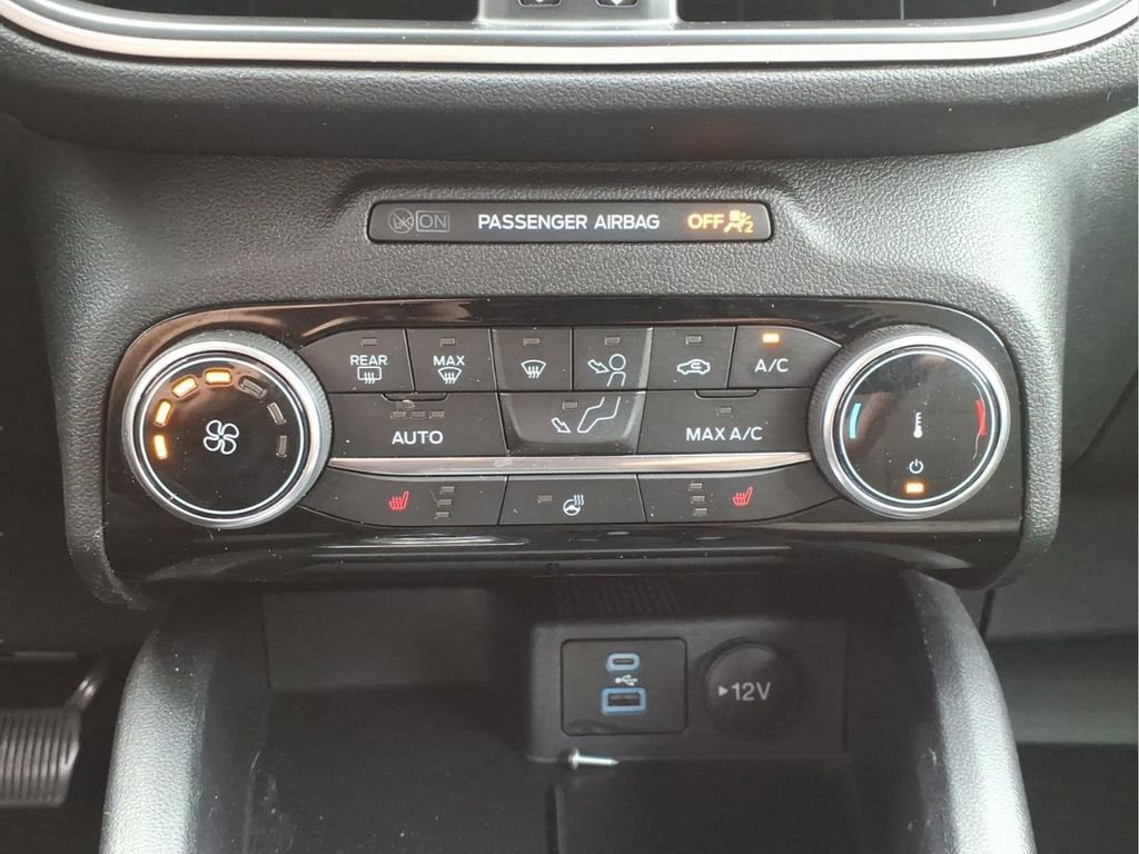 Used 2022 Ford Escape SE w/ Cold Weather Package image 16