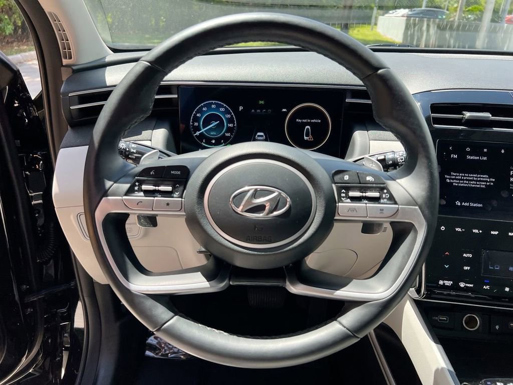 Used 2023 Hyundai Tucson Limited image 13