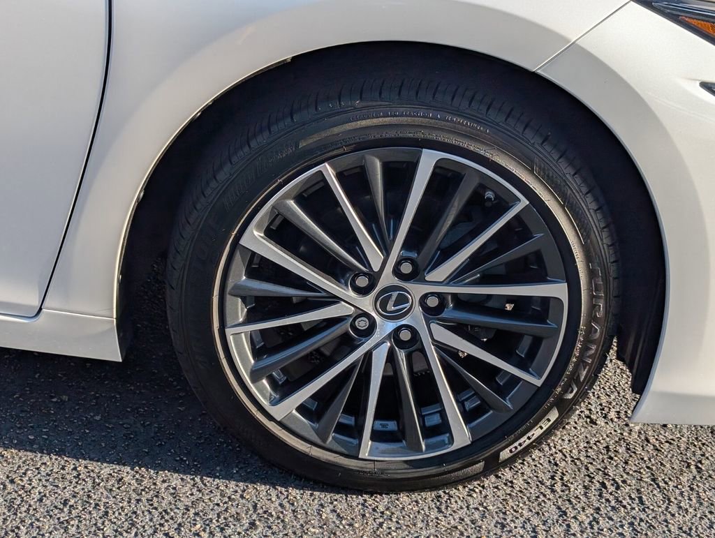 Used 2022 Lexus ES 350 w/ Premium Package image 9