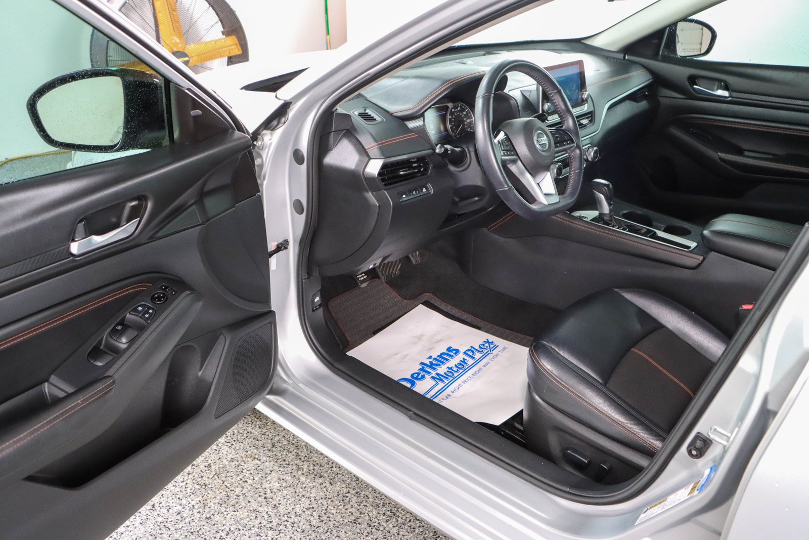 Used 2021 Nissan Altima 2.5 SR FWD image 3