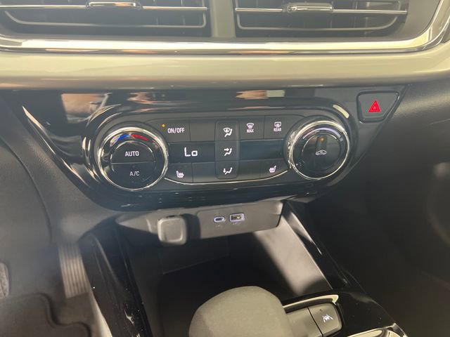 New 2026 Chevrolet Trax LT w/ Midnight Edition FWD image 18