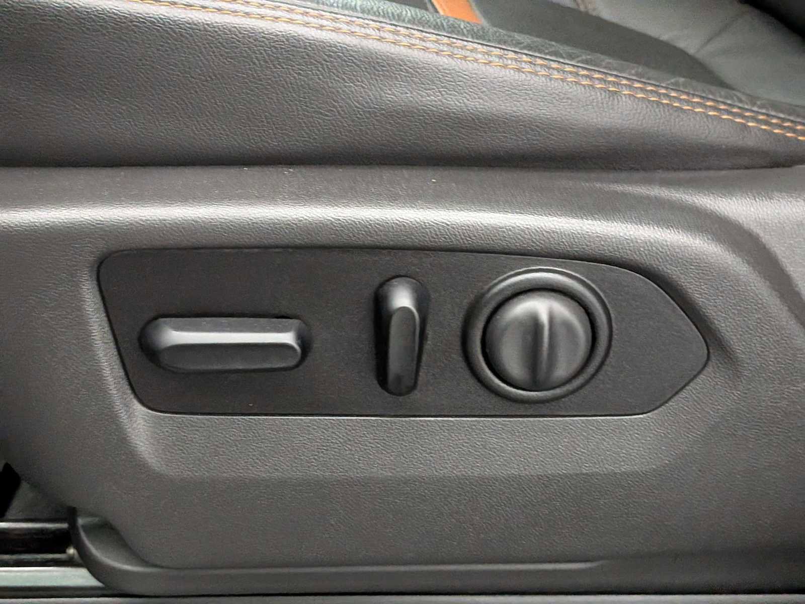 Used 2020 GMC Sierra 1500 AT4 w/ AT4 Premium Package image 19