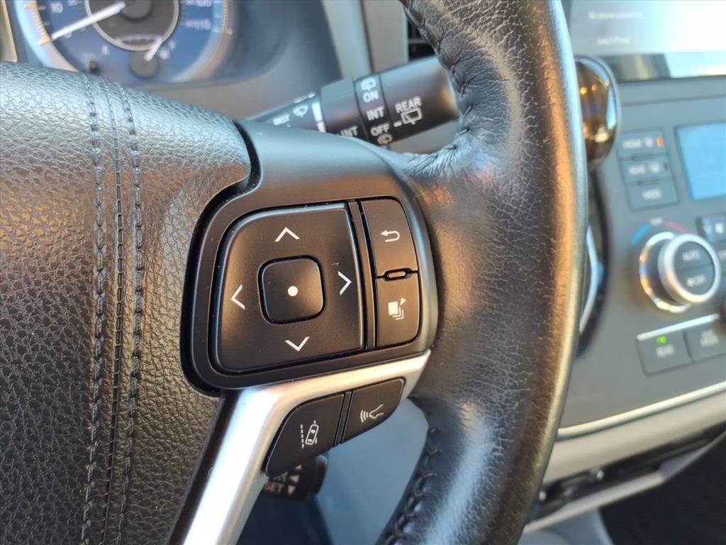 Used 2018 Toyota Sienna XLE AWD/4WD image 32