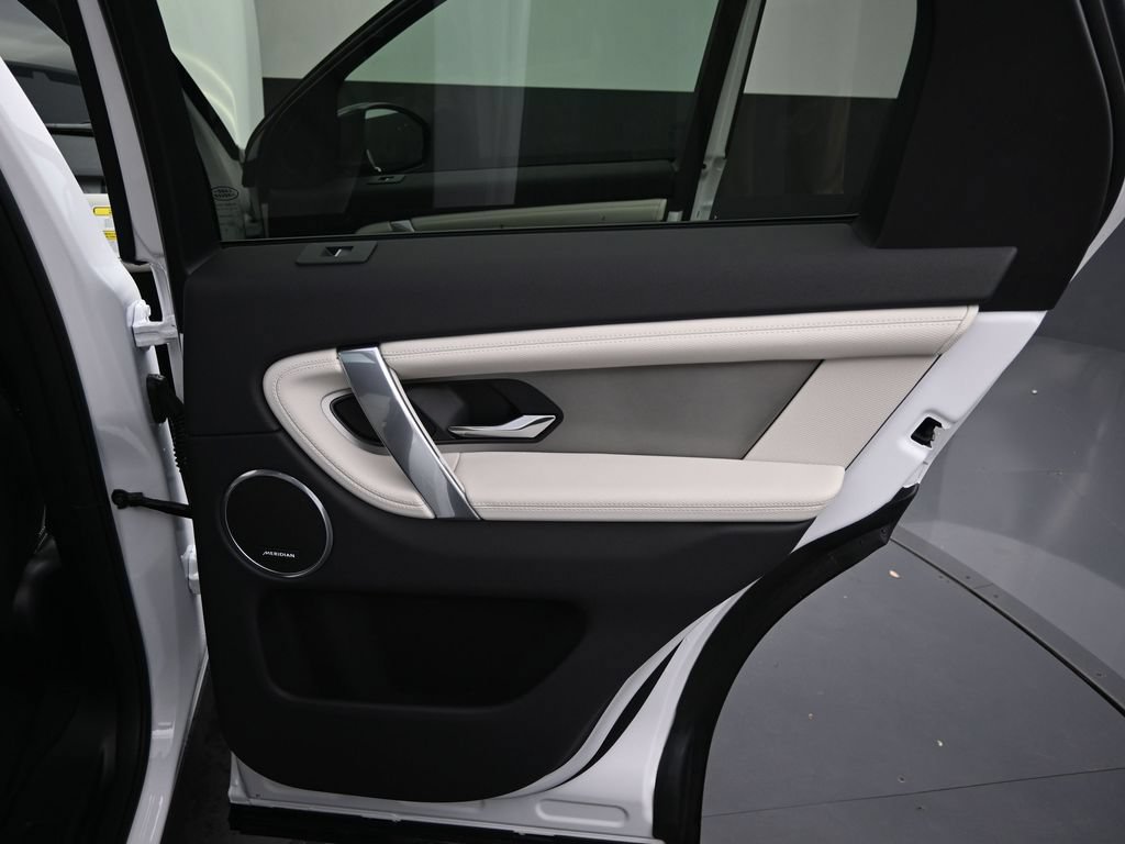 New 2026 Land Rover Discovery Sport Landmark AWD/4WD image 12