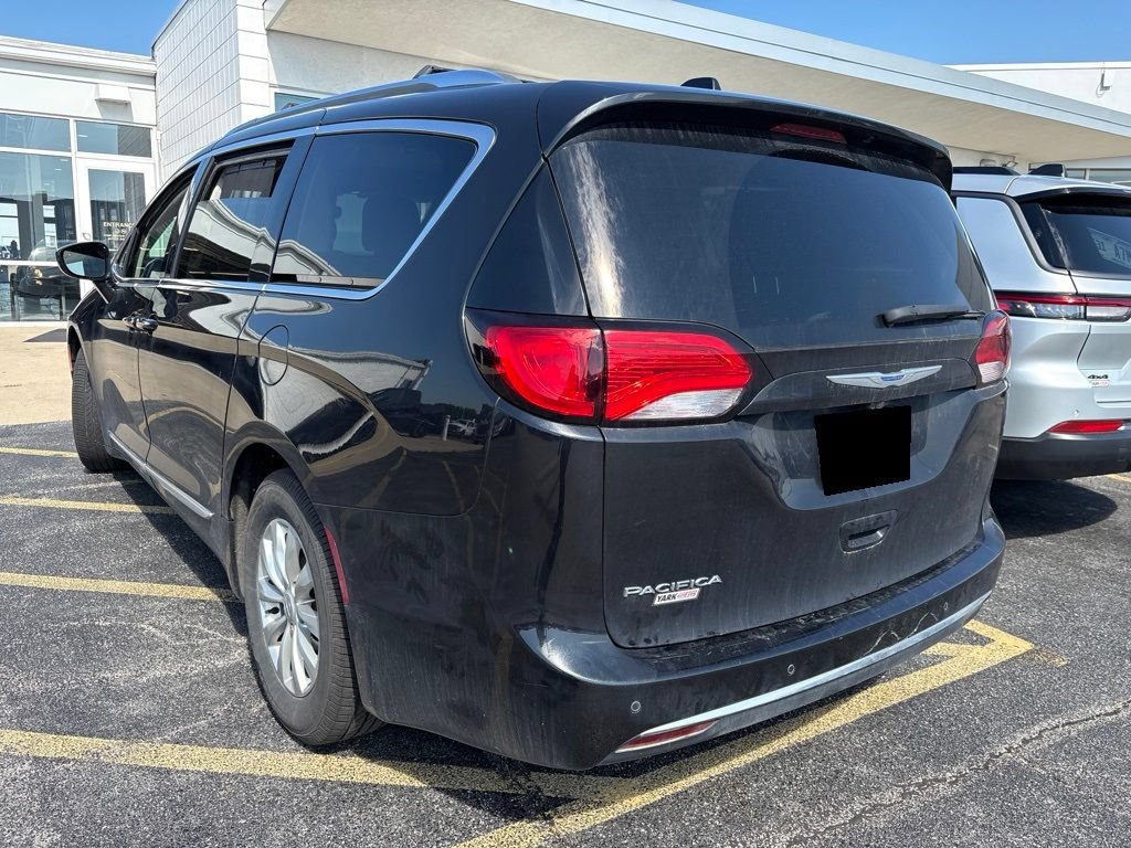 Certified 2018 Chrysler Pacifica Touring-L Plus FWD image 6