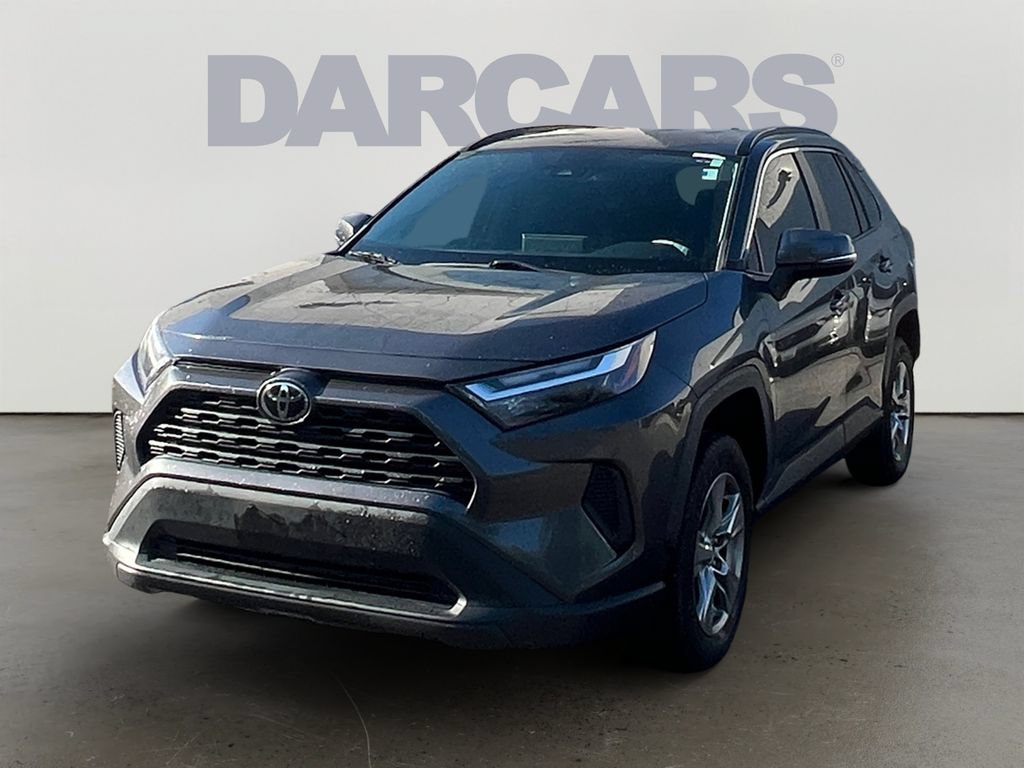 Used 2022 Toyota RAV4 XLE AWD/4WD image 3