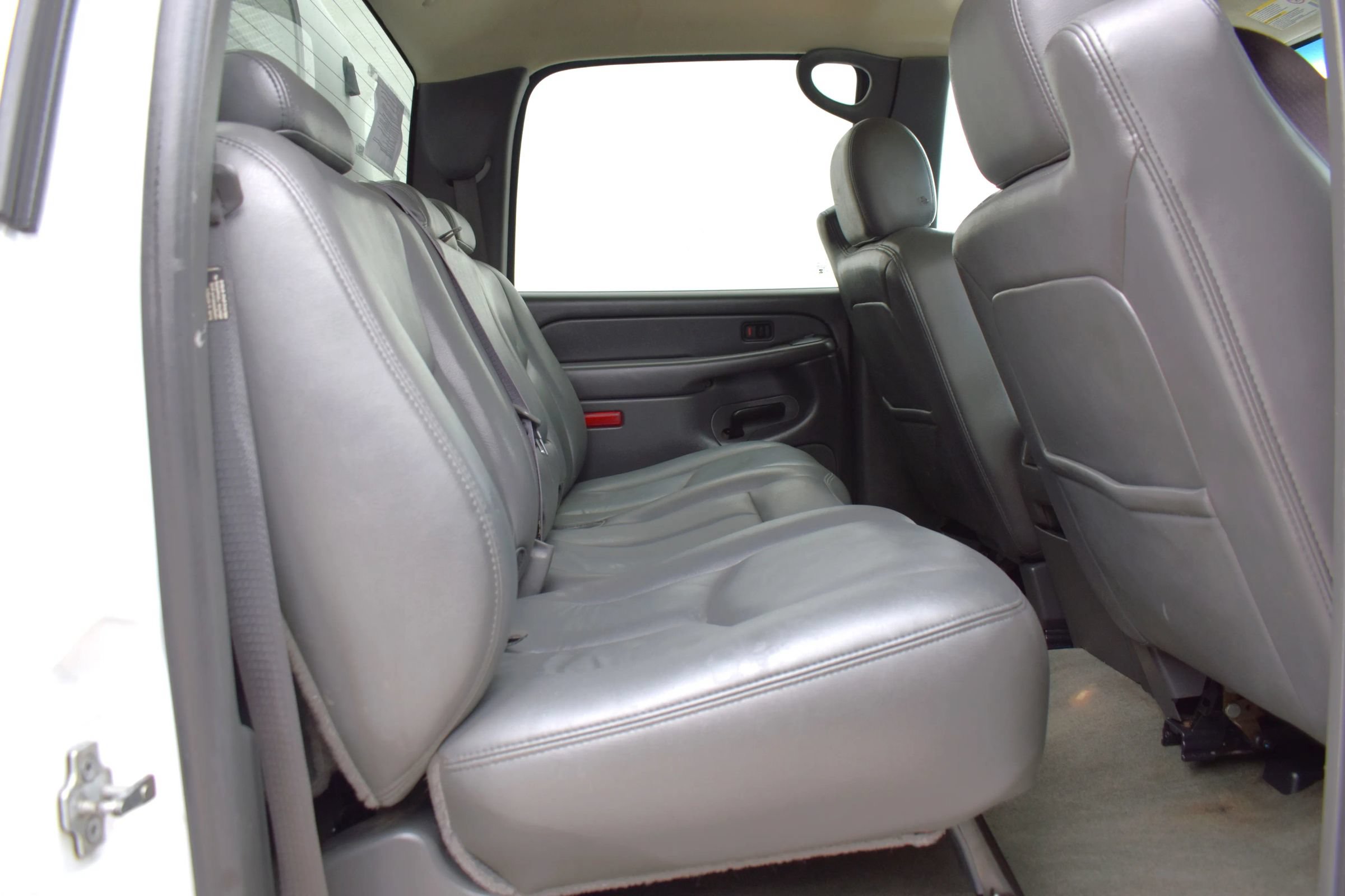 Used 2005 Chevrolet Silverado 3500 LT w/ Skid Plate Package AWD/4WD image 27