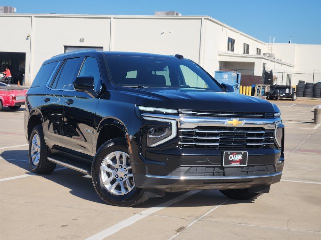 Used 2025 Chevrolet Tahoe LT AWD/4WD image 2