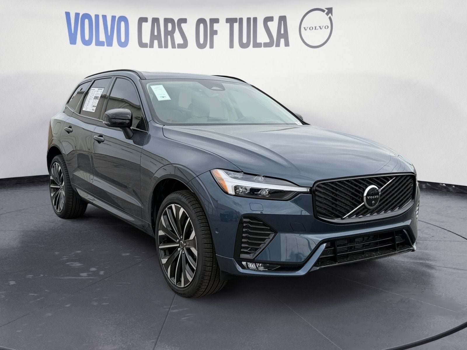 New 2026 Volvo XC60 B5 Ultra w/ Protection Package Premier AWD/4WD image 7