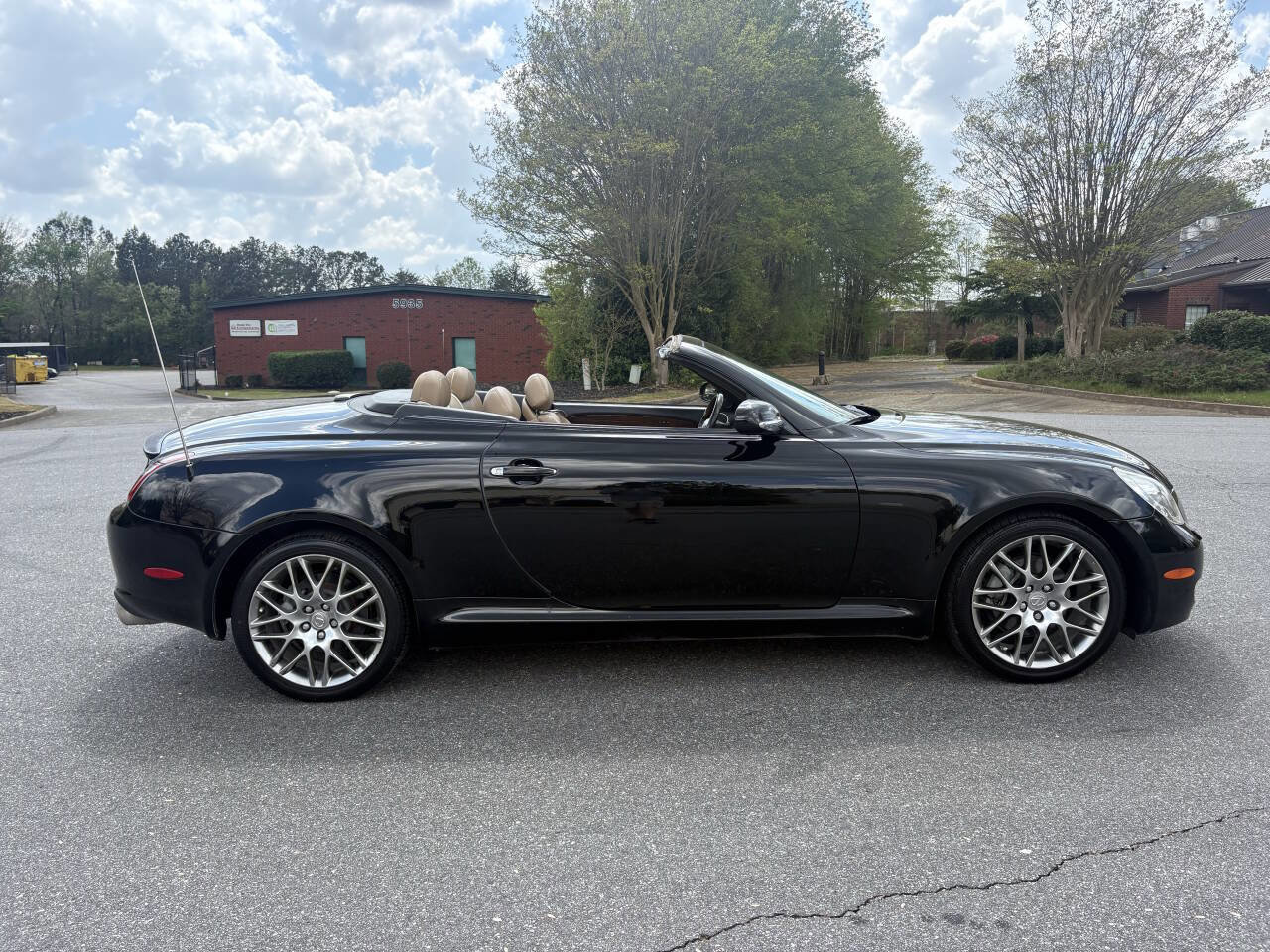 Used 2007 Lexus SC 430 Convertible image 2
