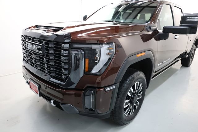 Used 2024 GMC Sierra 3500 Denali Ultimate AWD/4WD image 61