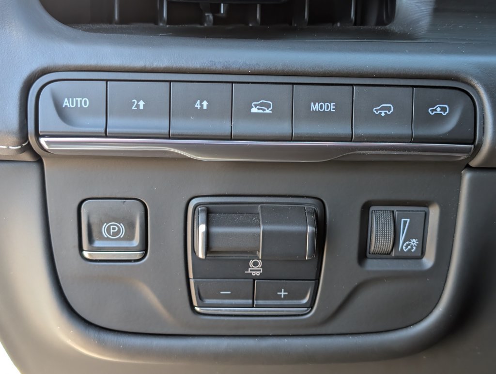 Certified 2024 Cadillac Escalade Sport Platinum w/ LPO, ONYX Package AWD/4WD image 30